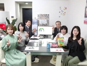 毎週火曜日はスタッフミーティング! ハピネスは婚活の春真っ只中でーす♪ みなさん...