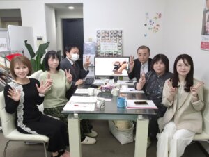 毎週火曜日はスタッフミーティング！ 毎日暑くって…もう夏？って感じですよね💦 そ...