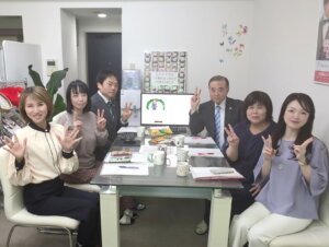 毎週火曜日はスタッフミーティング！ 毎週私たちメインスタッフが集まって話合いなが...